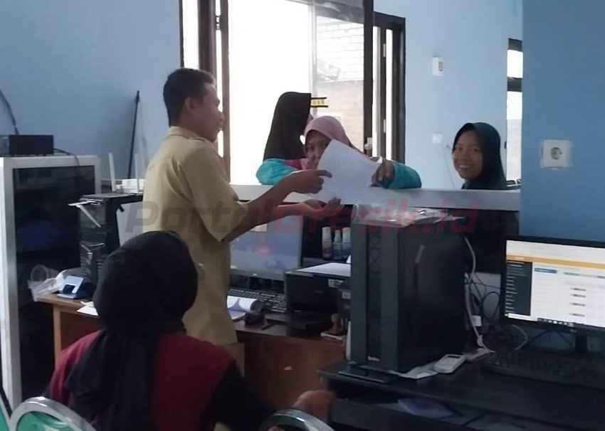 kantor desa lantaran langsung dilayani oleh teman teman perangkat desa" kata Moh. Wahib Ridlwan, Kepala desa Bangeran, Kamis (19/12/2024).