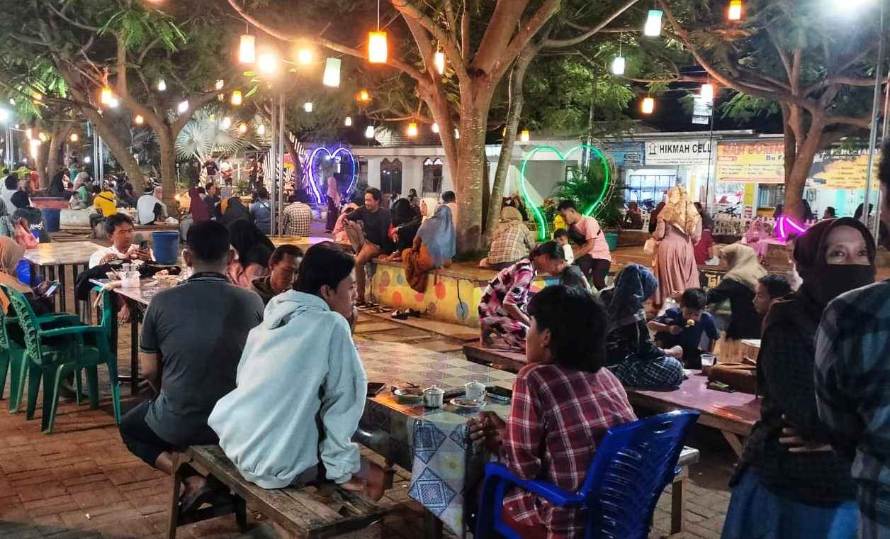memberdayakan warga, sekaligus menyediakan tempat nongkrong warga segala usia terutama warga desa dan sekitarnya,” kata Sutomo, Jum’at (20/12/2024).