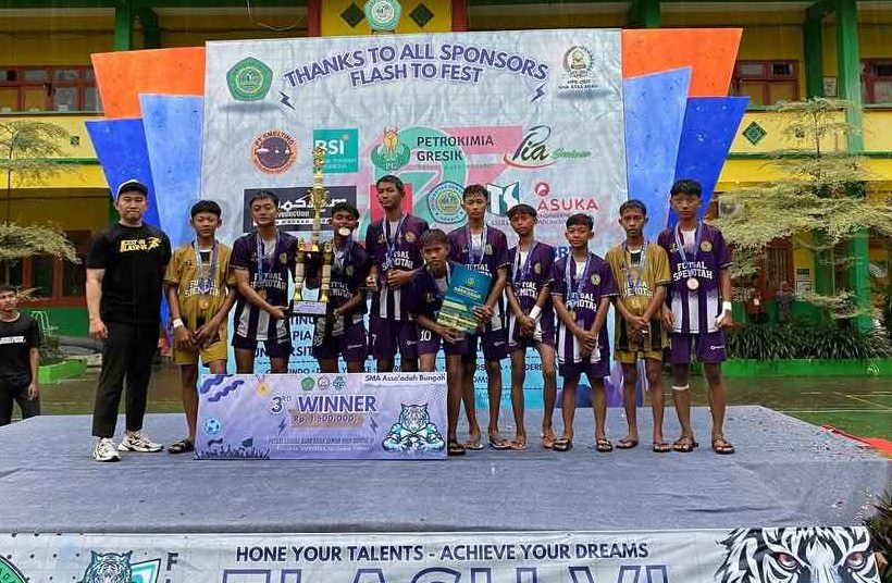 Pesantren Almiftah Modern benar-benar Pondoknya Para Juara," ungkap Pengasuh Pondok Pesantren Almiftah Modern KH Muhammad Zainuri Makruf, Senin (23/12/2024).