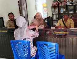 Pemdes Gluranploso Door to Door ke Warga Ajak Masyarakat Bayar PBB Tepat Waktu