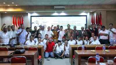 Terpilih Secara Aklamasi, Miftahul Arif Kembali Pimpin Komunitas Wartawan Gresik