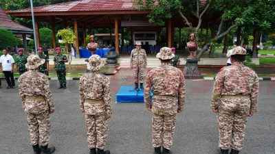 Dirut PG, Dwi Satriyo Annurogo saat membuka peluncuran Leadership Elevation Program (LEAP) di Surabaya