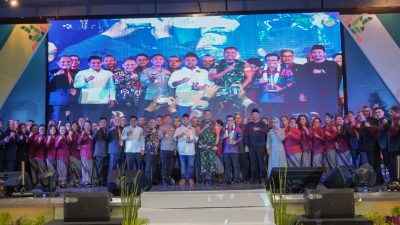 Acara ini digelar di GOR Petrokimia Gresik pada Minggu (27/1).