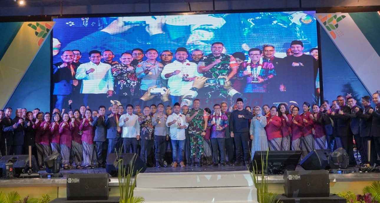 Acara ini digelar di GOR Petrokimia Gresik pada Minggu (27/1).