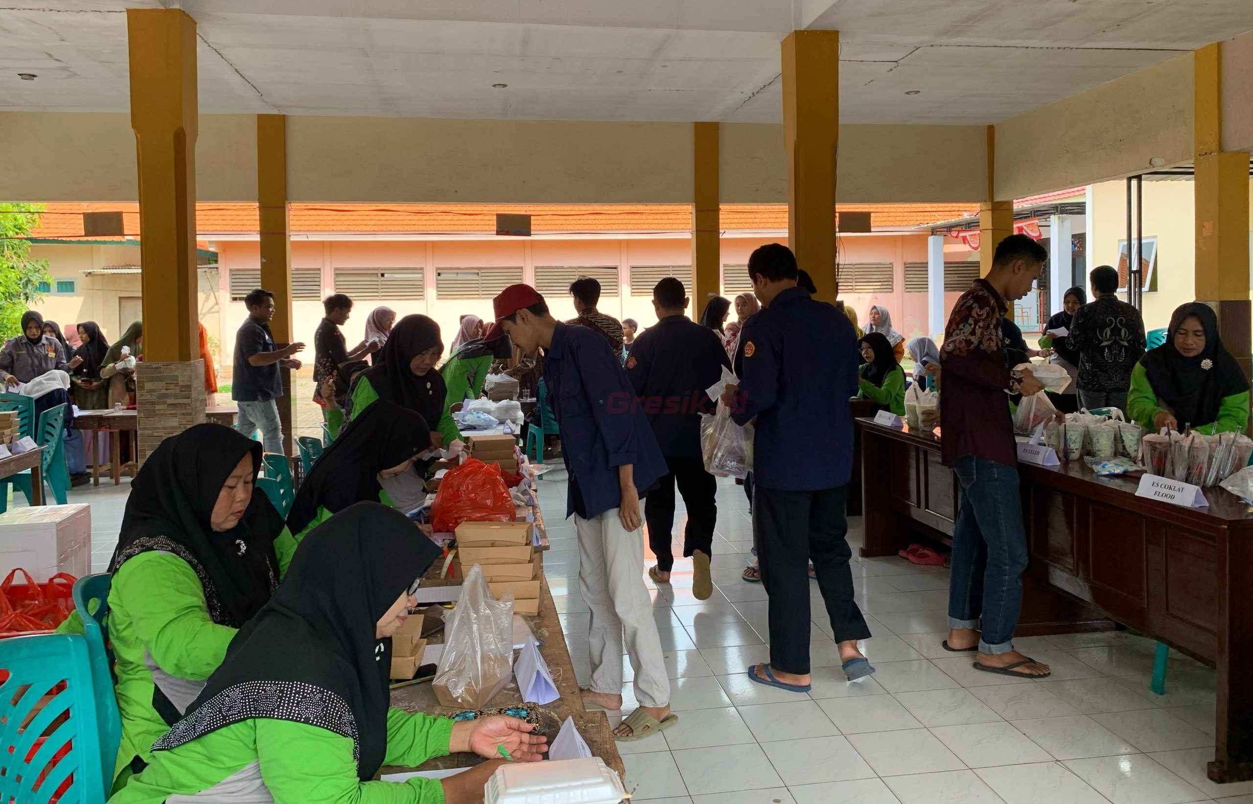 Bazar sosial peringati isra miraj 1446 H Desa Banyuurip Kecamatan Ujung Pangkah, Minggu (16/02/2025)