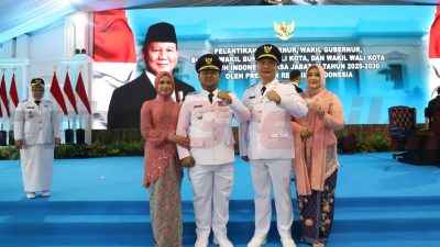 Pasangan Fandi Akhmad Yani dan Asluchul Alif resmi dilantik sebagai Bupati dan Wakil Bupati Gresik periode 2025-2030 dalam upacara yang digelar di Istana Negara.