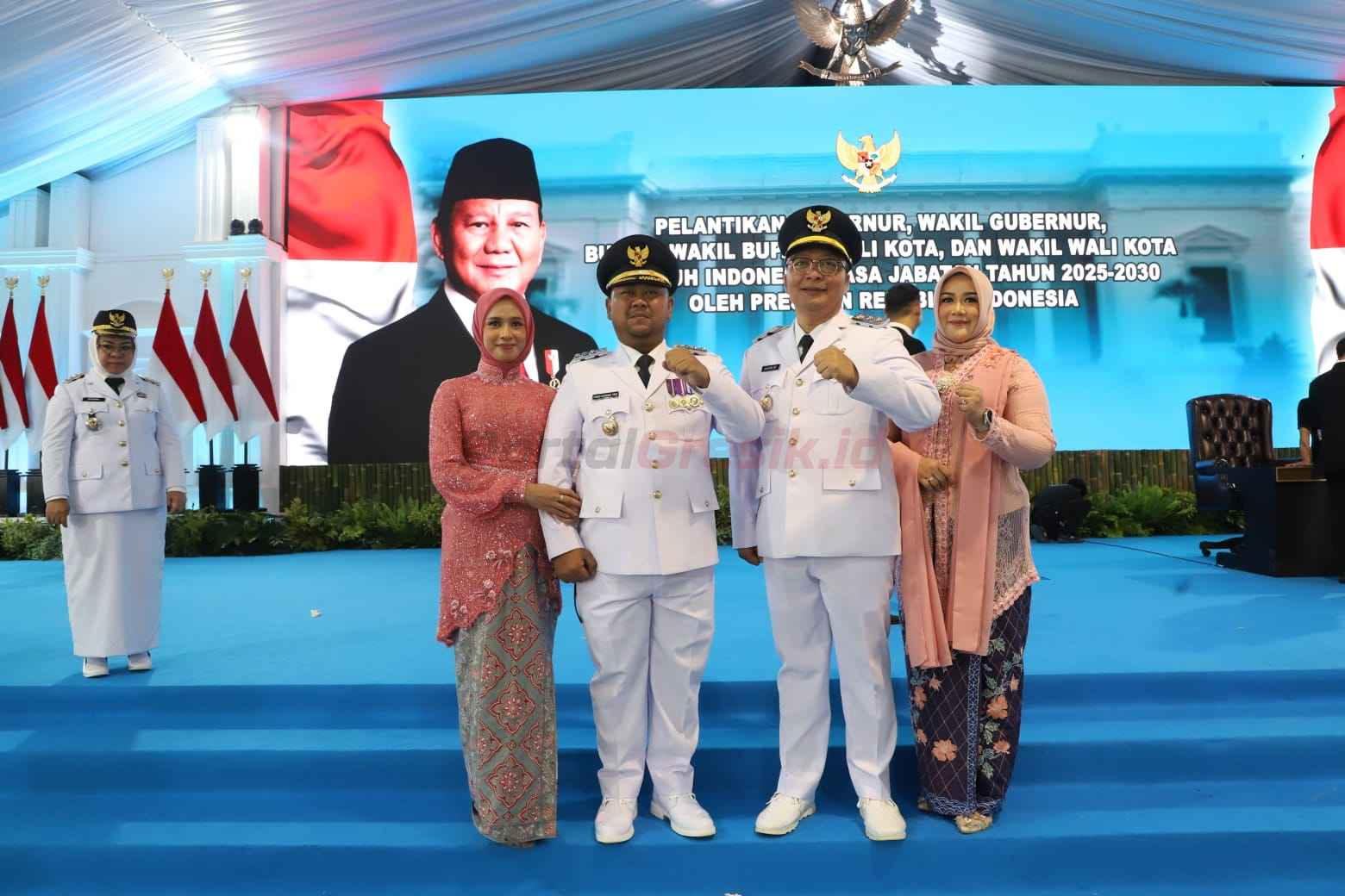 Pasangan Fandi Akhmad Yani dan Asluchul Alif resmi dilantik sebagai Bupati dan Wakil Bupati Gresik periode 2025-2030 dalam upacara yang digelar di Istana Negara.