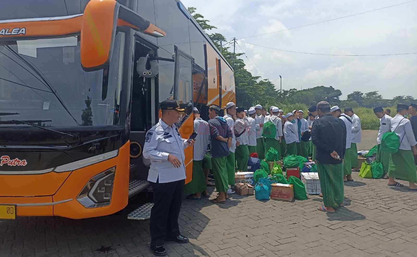 Pemkab Gresik Bantu Pemulangan Santri dari Sejumlah Ponpes di Jatim