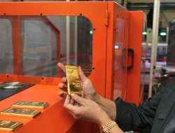 Bukti Keseriusan Dalam Menjalankan Hilirisasi, Freeport Indonesia Kirim Emas Batangan Perdana ke ANTAM