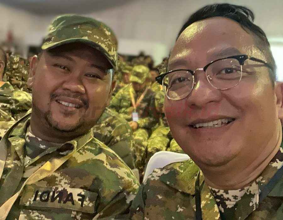 Fandi Akhmad Yani, dan Wakil Bupati (Wabup) Gresik, dr. Asluchul Alif, saat mengikuti retret atau pembekalan di Akademi Militer (Akmil), Magelang, Jawa Tengah.