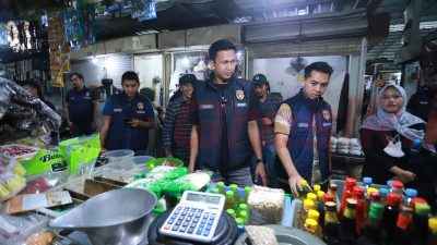 Sidak Pasar Tradisional dan Modern di Gresik, Polres Gresik Pantau Harga dan Stok Bahan Pokok Jelang Ramadhan 1446 H