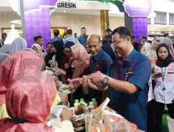 Dukung Pertumbuhan Ekonomi Kerakyatan di Bulan Ramadan, Petrokimia Gresik Gelar Bazar Jajanan Tradisional