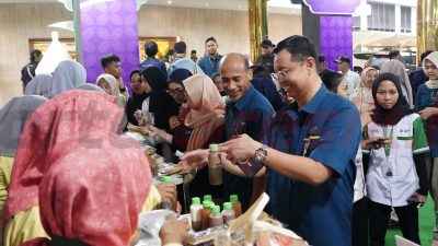 Dukung Pertumbuhan Ekonomi Kerakyatan di Bulan Ramadan, Petrokimia Gresik Gelar Bazar Jajanan Tradisional