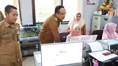 Optimalkan Serapan Tenaga Kerja Lokal, Wakil Bupati Gresik Asluchul Alif Sidak Kantor Disnaker Gresik