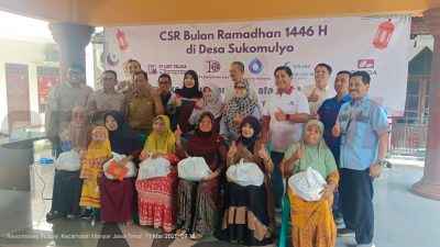 Pemdes Sukomulyo menyalurkan Corporate Social Responsibility (CSR) perusahaan perusahaan di wilayah Desa Sukomulyo. Selasa, (11/3/2025).