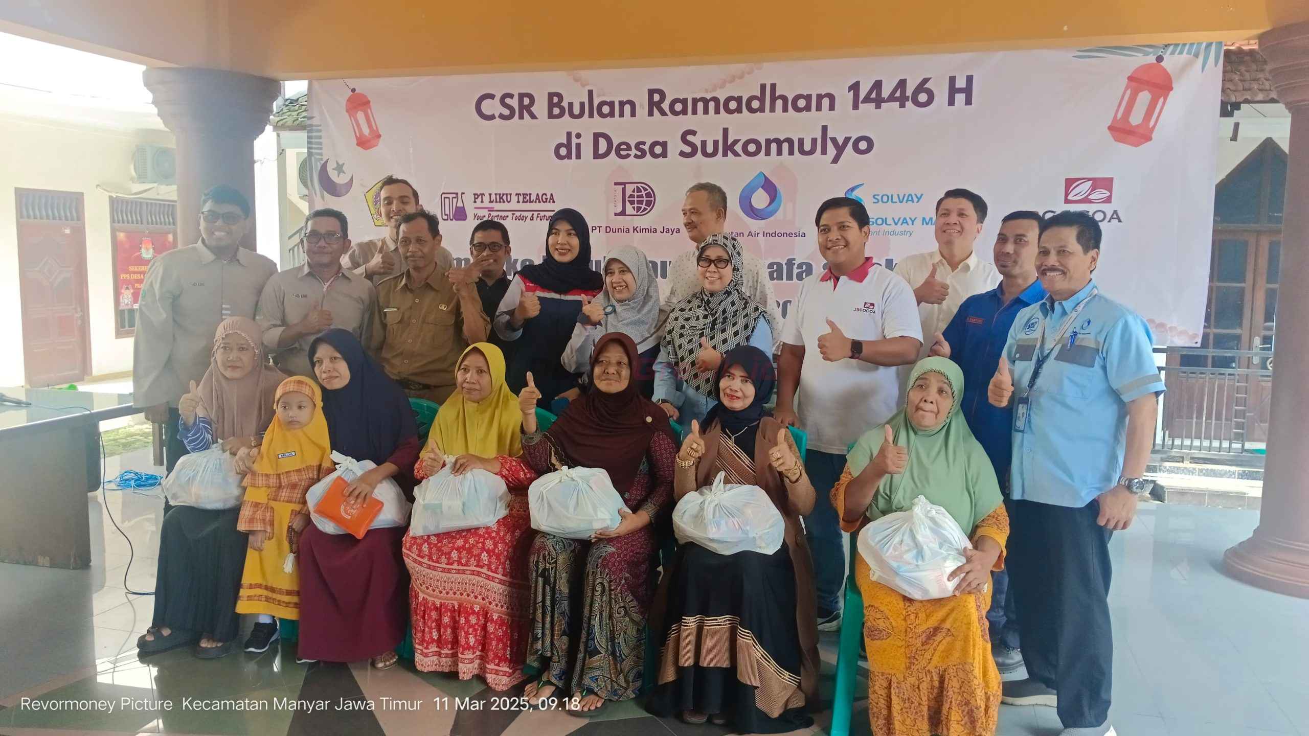 Pemdes Sukomulyo menyalurkan Corporate Social Responsibility (CSR) perusahaan perusahaan di wilayah Desa Sukomulyo. Selasa, (11/3/2025).