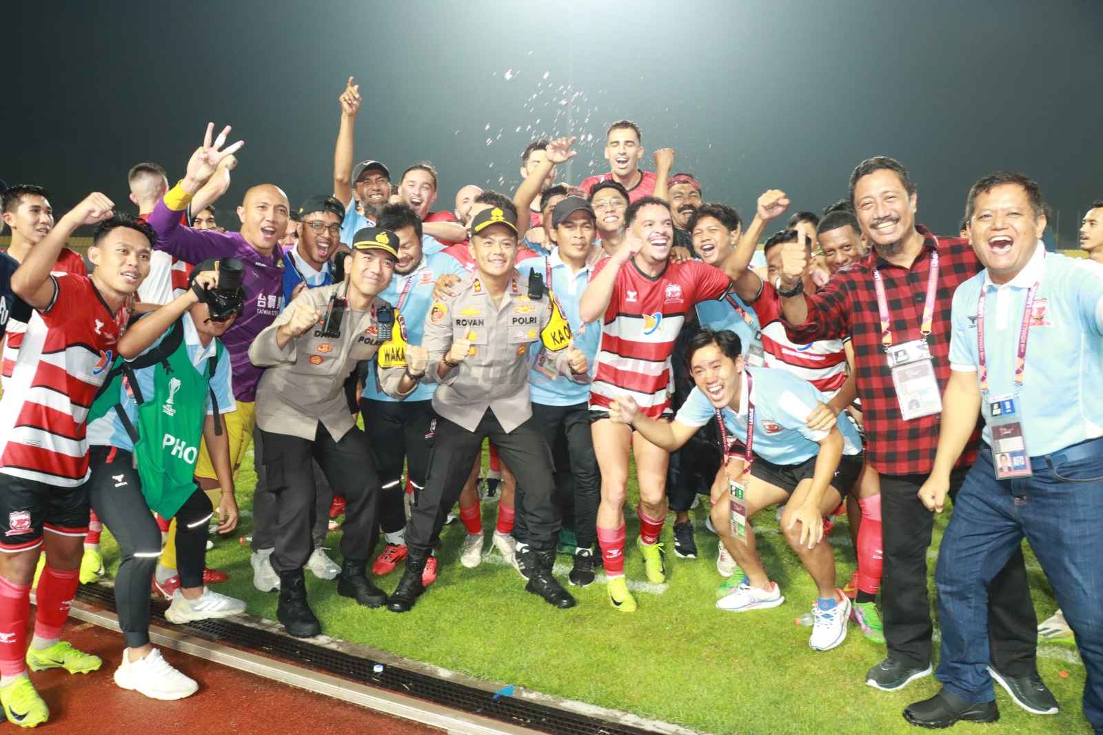 Pertandingan perempat final leg kedua AFC Challenge Cup antara Madura United melawan Tainan City (Taipei) di Stadion Gelora Joko Samudro, Gresik, Kamis (13/03/2025)