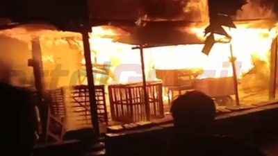 Polsek Wringinanom Bantu Padamkan Kebakaran Kandang Ayam milik Warga, Kapolres Gresik Ingatkan Agar Masyarakat Lebih Waspada