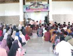 Jadi Narasumber Pondok Ramadan di SMAN 1 Dukun, Ketua DPRD Gresik Tekankan Kembangkan Potensi Diri di Bidang yang Diminati