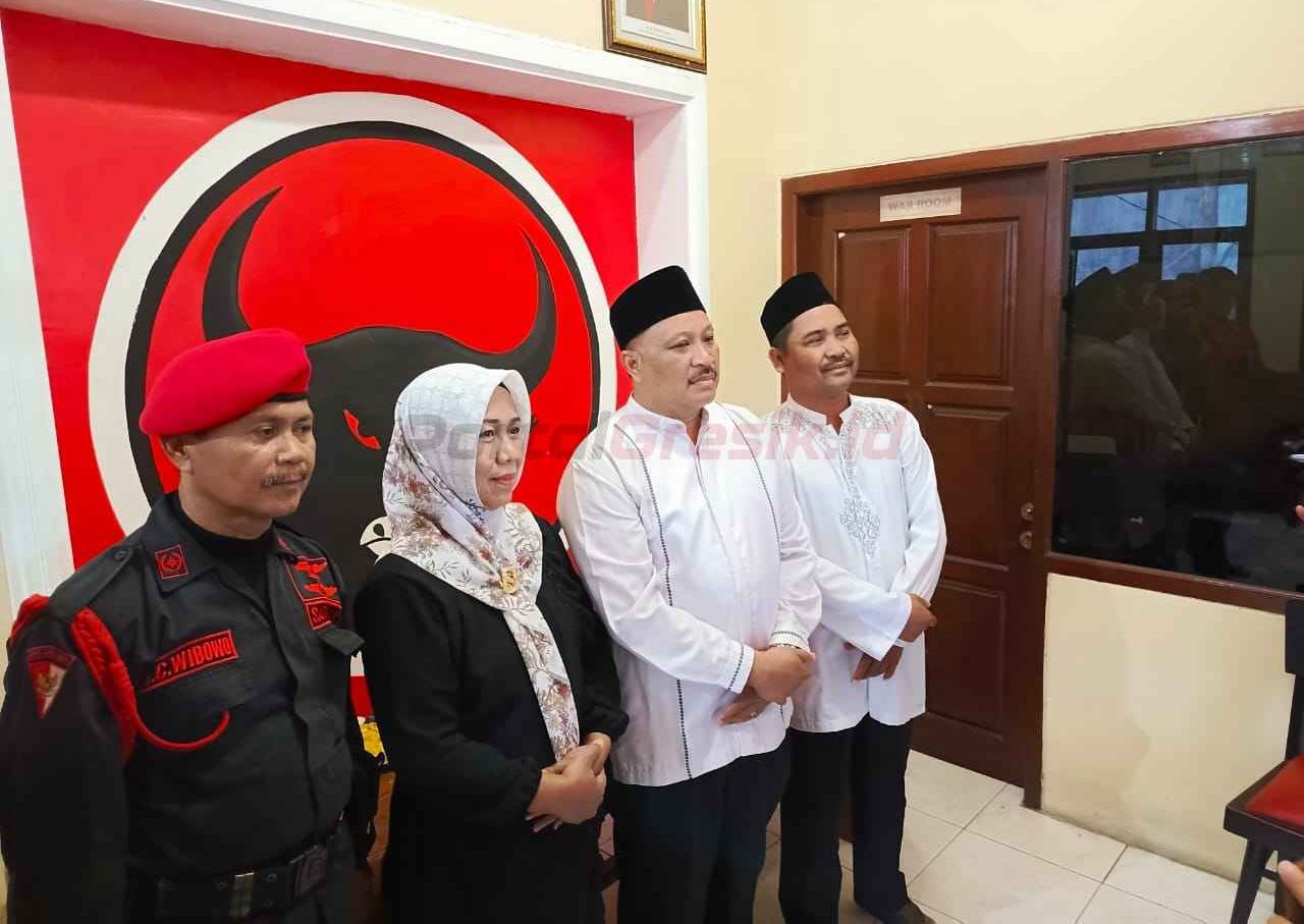 DPC PDI Perjuangan Gresik menggelar tausiyah ramadan dan buka puasa bersama tiga pilar (eksekutif, legislatif dan struktur partai) di kantornya Jalan Jaksa Agung Suprapto, Minggu (23/3/2025).