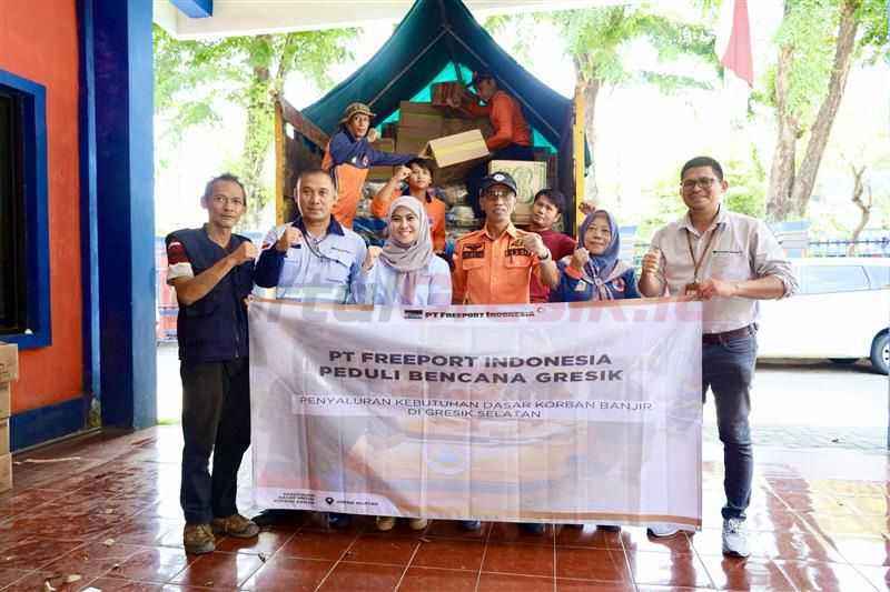 PTFI menyalurkan bantuan untuk penyintas banjir di Gresik Selatan. Penyaluran berlangsung di Kantor BPBD Gresik pada 4 Maret 2025.