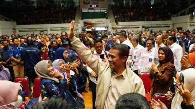 Mentan RI, Andi Amran Sulaiman saat menjumpai ribuan PPL dari Jawa Timur di GOR Tri Dharma Petrokimia Gresik