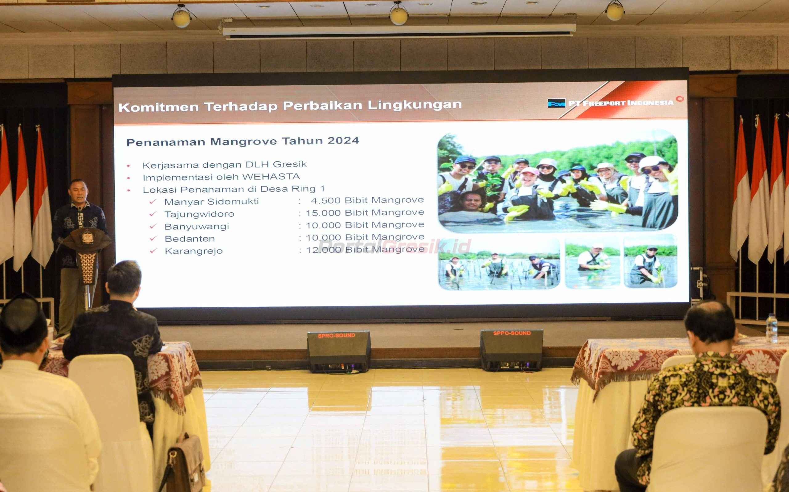 Pemaparan program CSR oleh CSR Superintendent PTFI, Nana Suharna dalam acara Rembuk Akur ke-9 di Kantor Bupati Gresik (27/2).