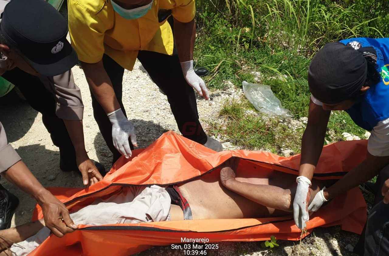 Sesosok mayat tanpa busana ditemukan tergeletak di semak-semak dekat jembatan Kalimireng Kawasan Ekonomi khusus (KEK) Java Integrated Industrial Port and Estate (JIIPE),