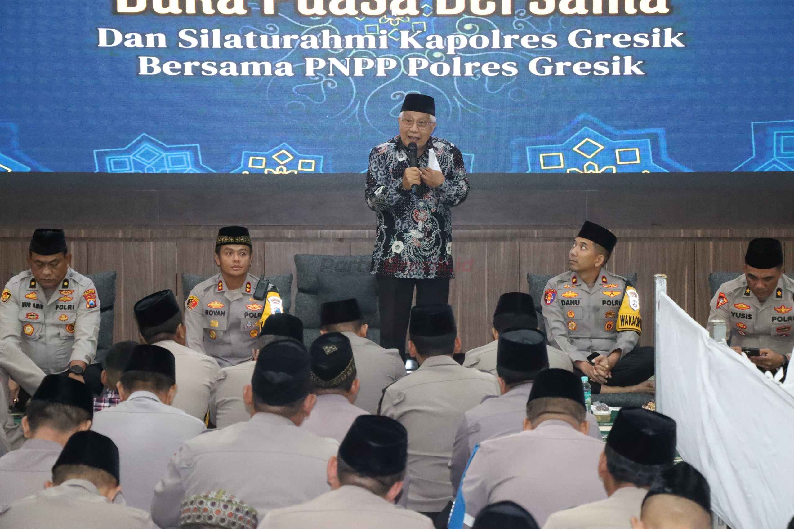 Buka Bersama dan Silaturahmi yang berlangsung di Aula Rupatama SAR Polres Gresik, Kecamatan Kebomas, Kabupaten Gresik. Senin (03/03/2025)