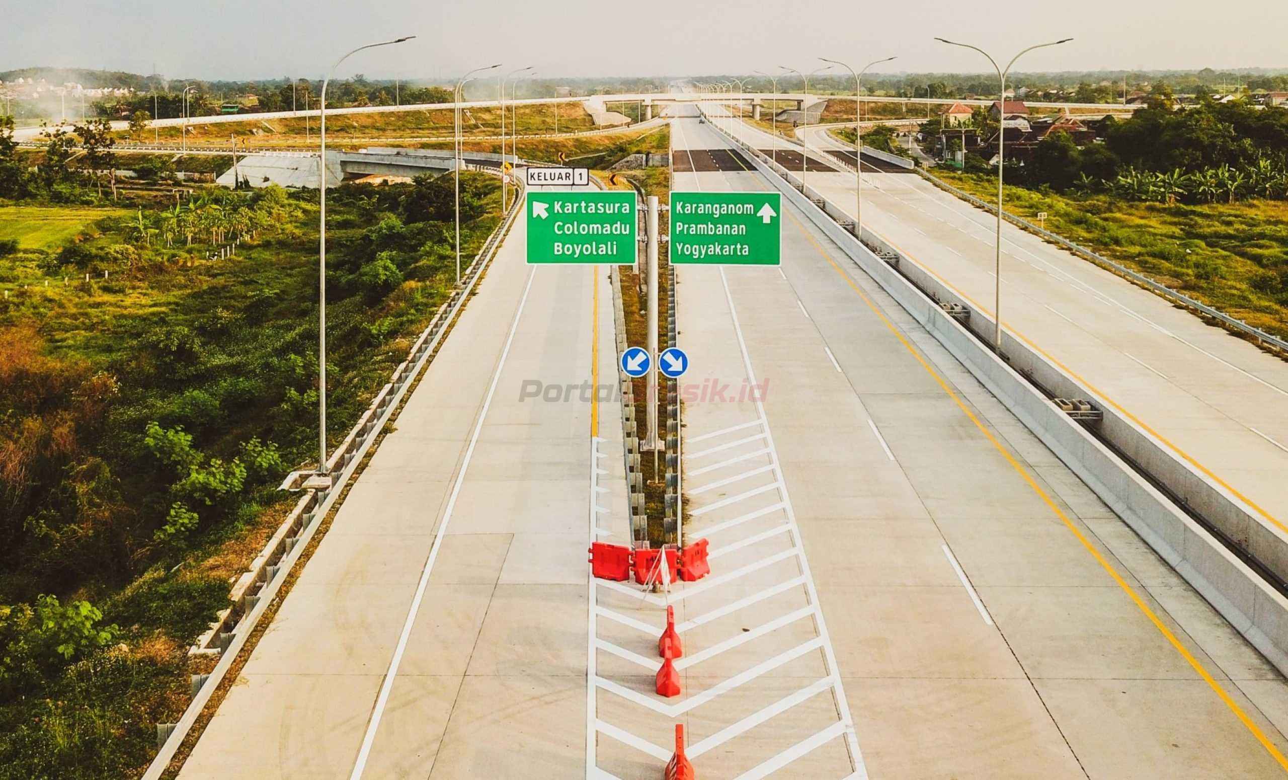Jalan Tol Jogja – Solo seksi 1.1 Ruas Kartasura – Klaten yang membentang sepanjang 22,3 km dibangun dengan produk semen dari SIG untuk mendukung kelancaran mudik dan logistik Lebaran 2025.