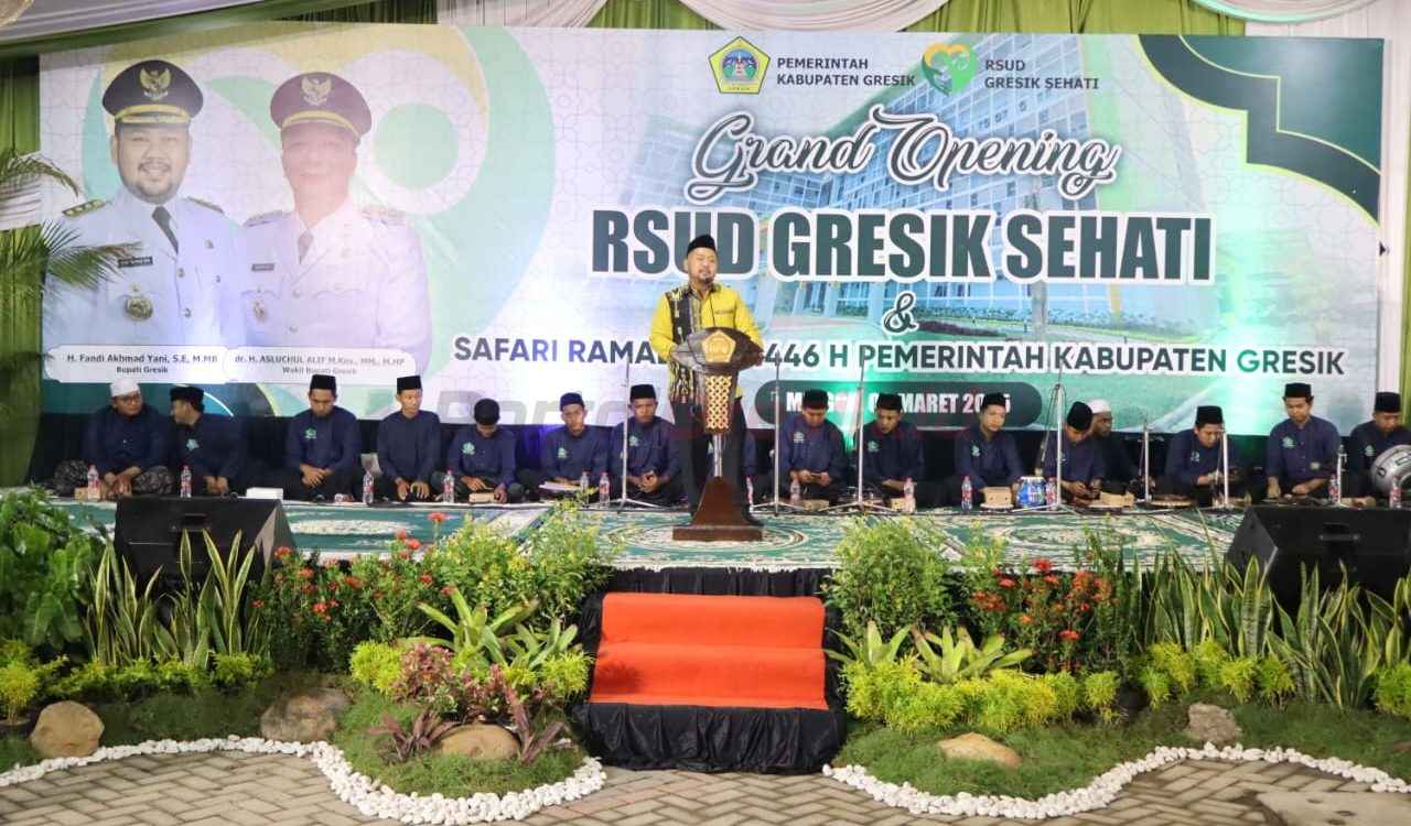 Bupati Gresik Fandi Akhmad Yani didampingi Wakil Bupati Gresik Asluchul Alif saat Grand Opening Rumah Sakit Umum Daerah Gresik Sehati (RSGS), Minggu (9/3/2025).
