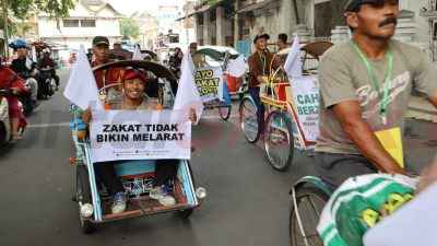Libatkan Tukang Ojek dan Tukang Becak, Baznas Gresik Perkuat Syiar Zakat Ramadan 2025