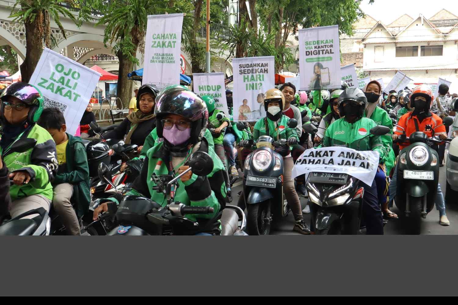 Baznas Gresik gelar kegiatan syiar zakat dengan memberdayakan pekerja informal, terutama perempuan, yang digelar di Pendopo Rumah Dinas Bupati Gresik pada Jumat (14/3/2025).