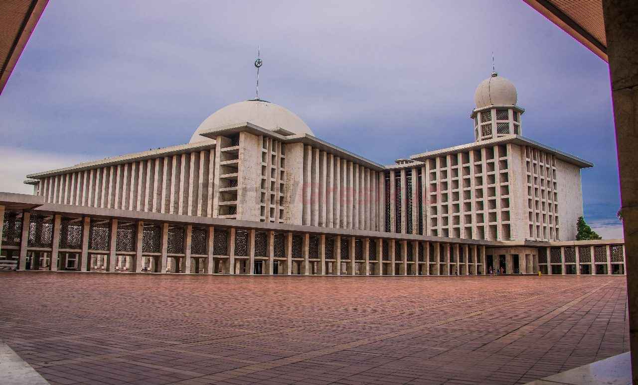 Masjid Istiqlal merupakan mahakarya kebanggaan bangsa Indonesia yang dibangun dengan produk semen dari SIG.
