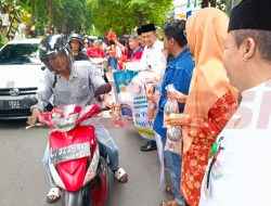 Aplikasikan Nilai Gotong Royong dan Kerukunan Umat Beragama, Formagam dan Bamag Gresik Bagikan Ribuan Takjil