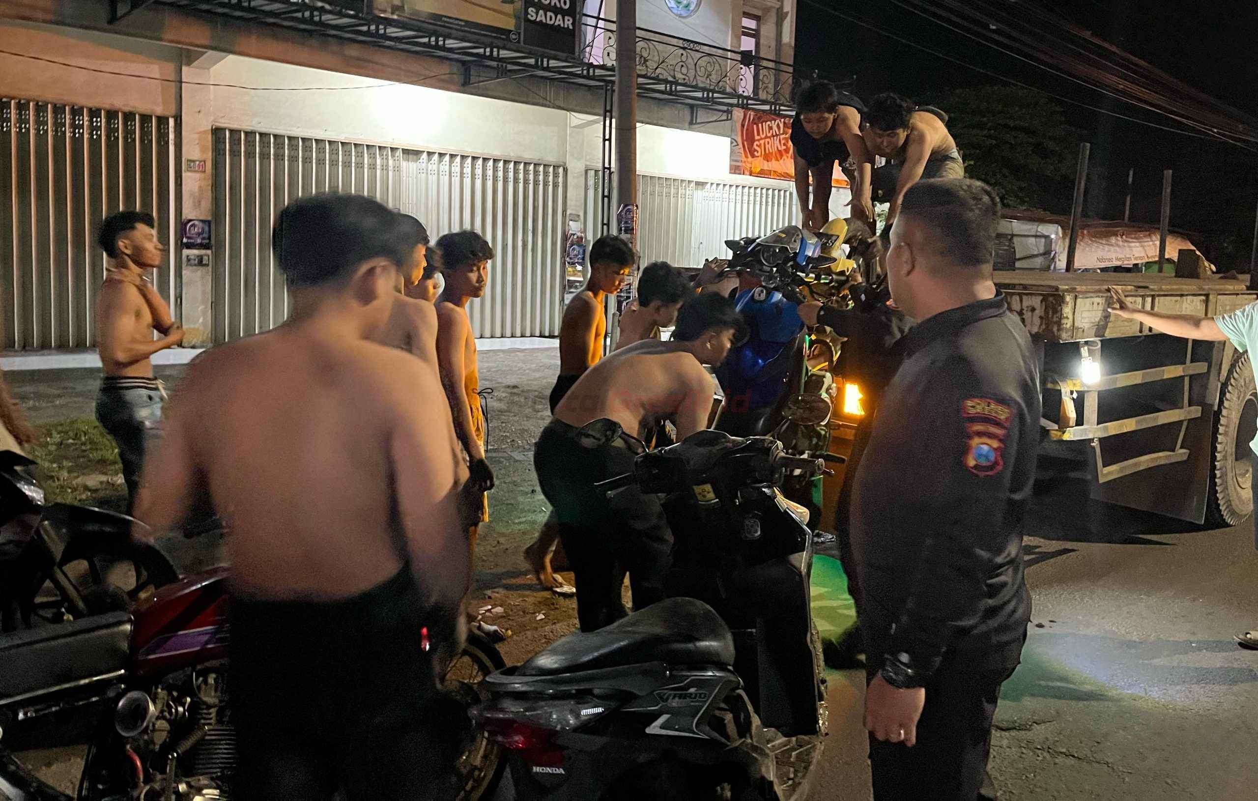 Lima puluh empat pemuda diamankan oleh anggota Unit Raimas Kalam Munyeng Sat Samapta Polres Gresik saat hendak melakukan balap liar di wilayah Gresik Utara, Rabu (19/03/2025)