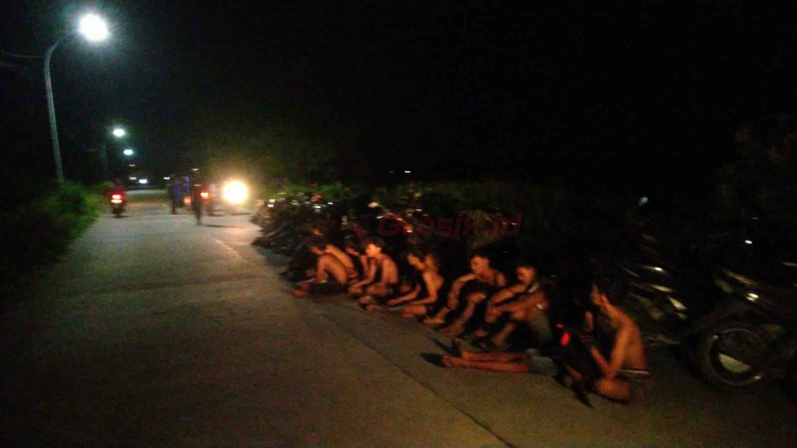 Lima puluh empat pemuda diamankan oleh anggota Unit Raimas Kalam Munyeng Sat Samapta Polres Gresik saat hendak melakukan balap liar di wilayah Gresik Utara, Rabu (19/03/2025)