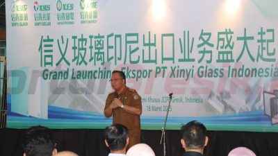 Hadiri Grand Launching Ekspor Perdana PT Xinyi Glass, Wabup Gresik Asluchul Alif Tekankan Pemenuhan 60% Tenaga Kerja Lokal di KEK JIIPE