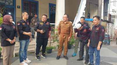 Ketua DPD Gerakan Rakyat Indonesia Bersatu Jaya (Grib Jaya) Jawa Timur saat bertemu dengan Wakil Bupati Gresik Asluchul Alif, Selasa (25/3/2025) sore.