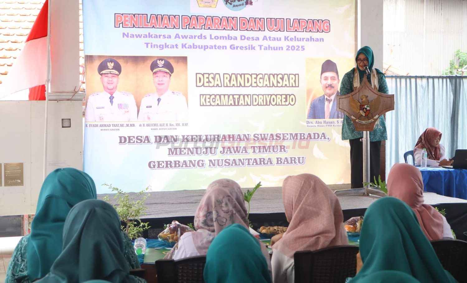 Ketua Bidang IV TP PKK Kabupaten Gresik, Shinta Puspitasari, yang memberikan dukungan sekaligus meninjau langsung implementasi program di Desa Randegansari.