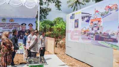 Pembangunan fasilitas kepolisian yang representatif di Pulau Bawean resmi dimulai. Ditandai dengan peletakan batu pertama, proyek pembangunan Polsek Tambak, Kecamatan Tambak, Kabupaten Gresik