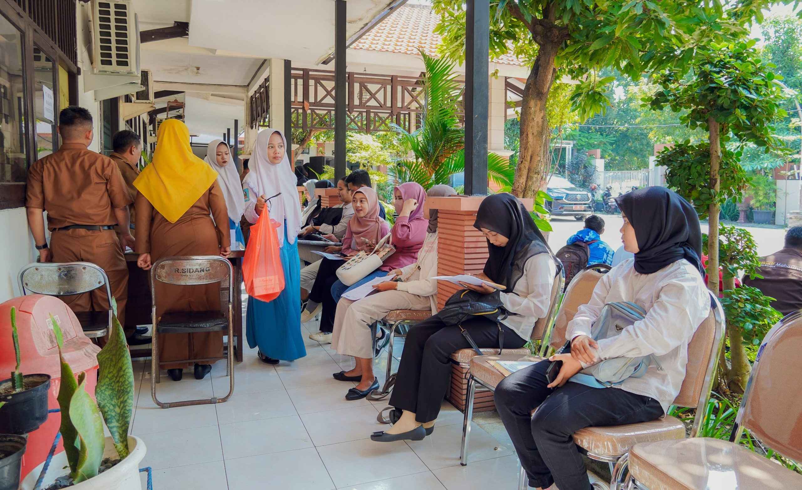 Dinas Ketenagakerjaan (Disnaker) Kabupaten Gresik kembali mengambil langkah proaktif dalam membuka akses lapangan kerja bagi masyarakat. Bertempat di Kantor Disnaker Gresik, Selasa (29/4),