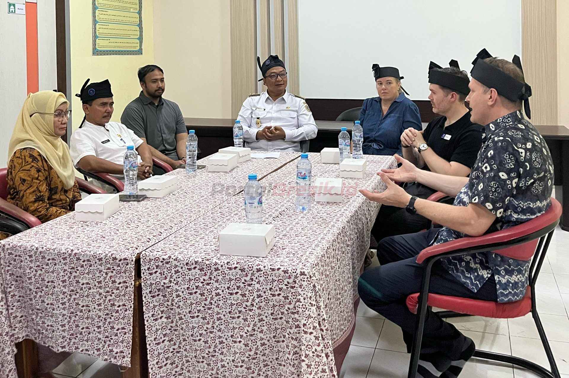 Wakil Bupati Gresik Asluchul Alif Bersama Unit Pelaksana Teknis (UPT) Layanan Pendidikan Anak Berkebutuhan Khusus (ABK) Gresik menerima kunjungan istimewa dari delegasi Universitas Melbourne, Australia, pada Kamis (30/4).