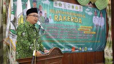 Plt Bupati Gresik Asluchul Alif saat Menghadiri Pelantikan Bersama dan Rakerda DMI di Masjid Agung Gresik (MAG), Minggu (11/5/2025).