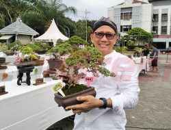 Di Balik Gelaran Giri Kedaton Bonsai Tingkat Nasional, Gus Sonhaji : Tanaman Bonsai itu Sarat Makna Kehidupan