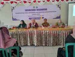Peduli Kesehatan Masyarakat, dr. Shinta Istri Plt Bupati Gresik Sampaikan Resep Hidup Sehat di Pendopo Balai Desa Ngemboh