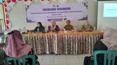 Peduli Kesehatan Masyarakat, dr. Shinta Istri Plt Bupati Gresik Sampaikan Resep Hidup Sehat di Pendopo Balai Desa Ngemboh