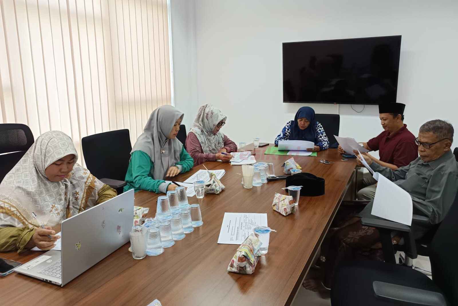 Komisi Seni, Budaya Islam, dan Remaja Majelis Ulama Indonesia (MUI) Kabupaten Gresik menggelar rapat koordinasi untuk mematangkan program Festival Film Pendek Islami, pada Jumat (16/5/2025).