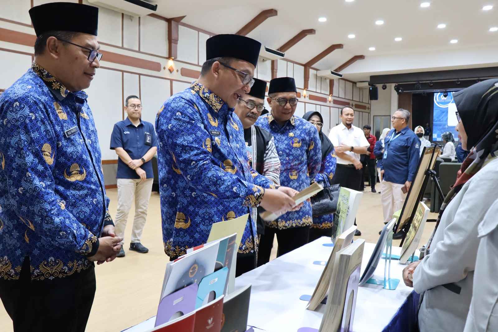 Plt. Bupati Gresik, Asluchul Alif, meluncurkan Ruang Baca Digital Ramah Anak (RUBADIRA). Bertempat di Museum Kanjeng Sepuh Sidayu