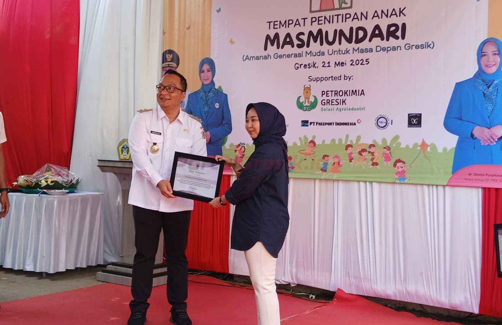 Plt Bupati Gresik Asluchul Alif saat meluncurkan Tempat Penitipan Anak (TPA) Masmundari, di Gedung eks UPT Dinas Pendidikan Kecamatan Gresik, Jalan Jaksa Agung Suprapto No 5, Kelurahan Sidokumpul Gresik.